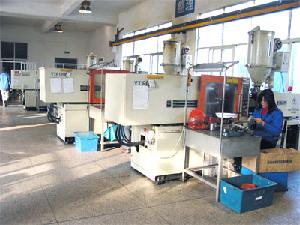 東莞市長安益藝五金塑膠模具廠 專業(yè)模具制造的引領(lǐng)者